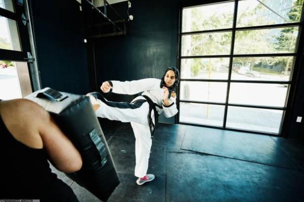 中国古代体育项目：从武术到摔跤的历史演变